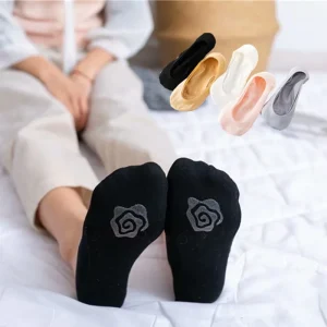 Women’s Invisible Socks for Summer Seamless Low-Cut Socks Fresh Style Low-Cut Socks Solid Color Non-Slip No-Show Socks