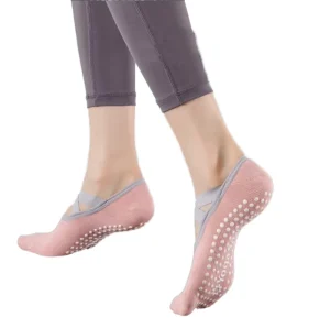 Women’s Non Slip Cotton Bamboo Knitted Socks Custom Designed Yoga Pilates Barre Fitness Hospital Use Workouts Bottom Logo Autumn