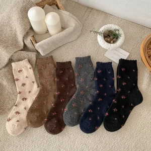 Women’s Socks Thick New Retro Fashion Korean Style Wool Warm Socks Casual Novelties Sweet Long Ladies Flower Socks Comfort Cute