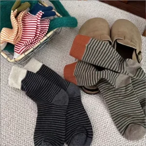 Women’s Winter Breathable Cotton Socks 3D Patterned Crew Length Knitted Cotton Strip Socks