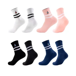 Youth Spring Cycling Sports Socks for Basketball Running Crew Socks with Custom Logo Anti Bacterial Breathable